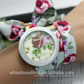 2015 Venta caliente de flores de Ginebra de tela de impresión Wrap Reloj pulsera para señora